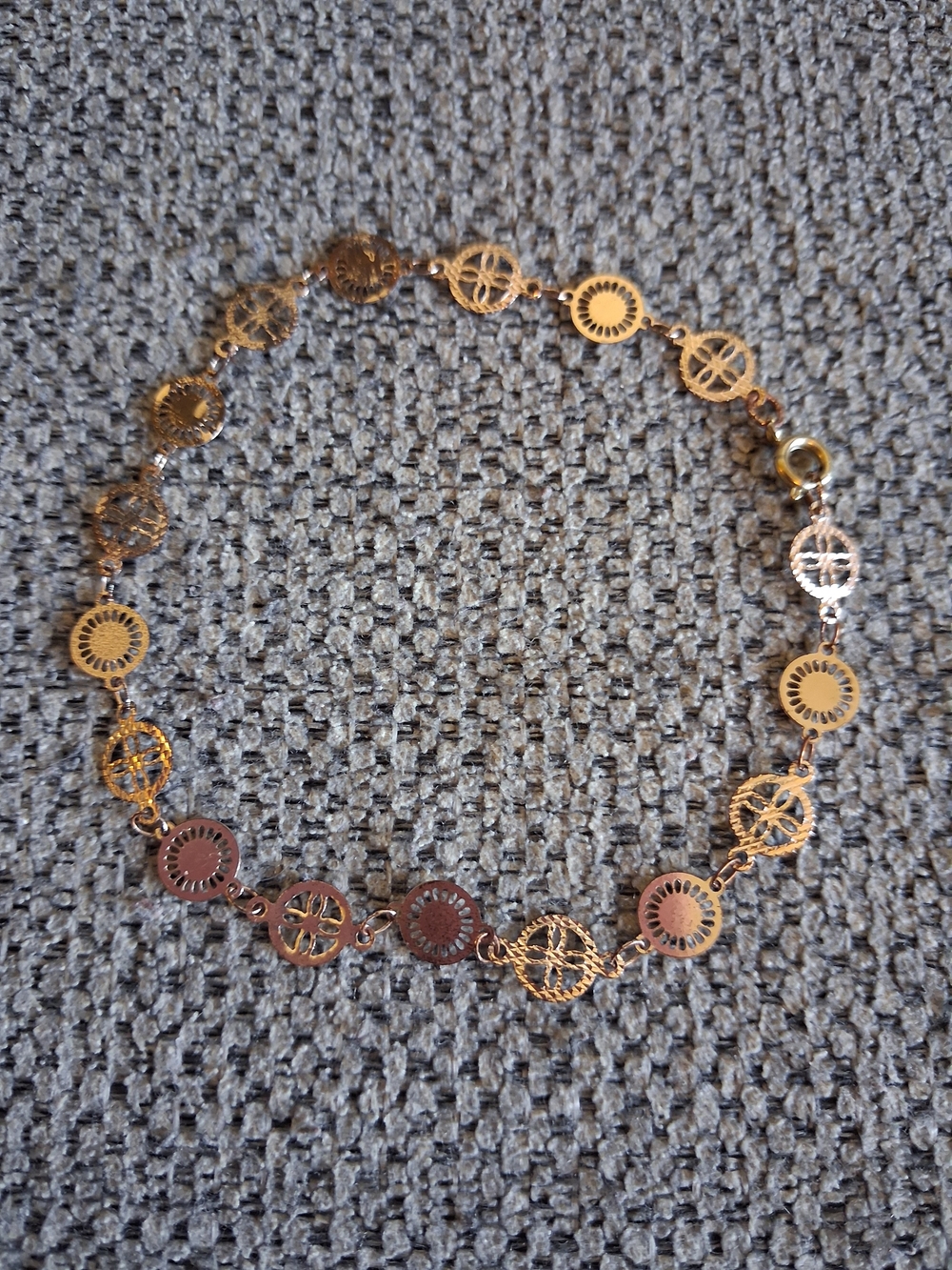 Elegant Gold-Tone Filigree Circle Link Bracelet or Anklet